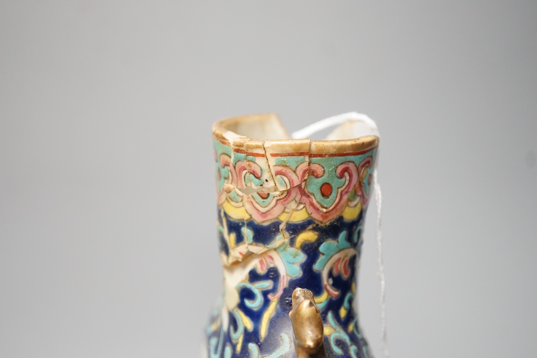 A Chinese enamelled porcelain moonflask, Tongzhi period and a Republic period millefleur dish, vase 24.5cms